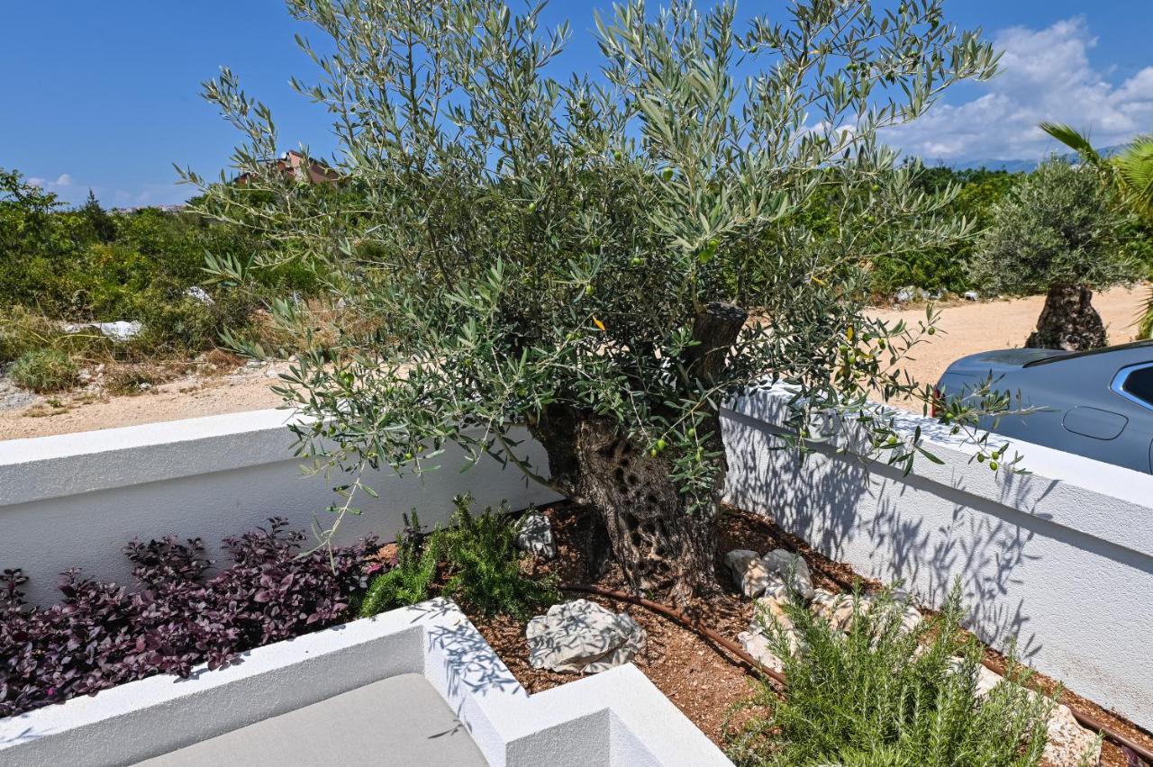 Villa Cala, Hotel Rooms&Apartments نوفاليا المظهر الخارجي الصورة