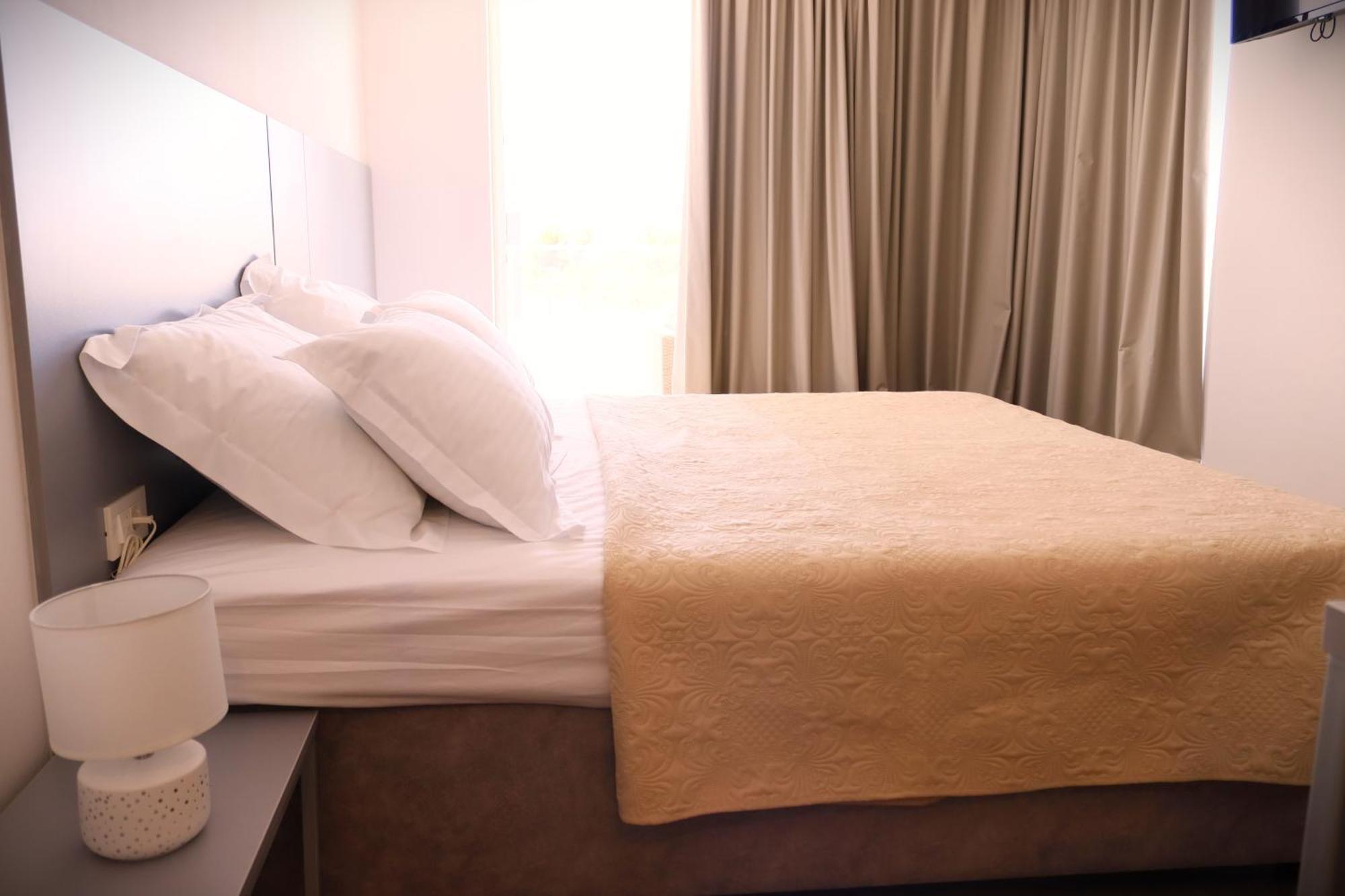 Villa Cala, Hotel Rooms&Apartments نوفاليا المظهر الخارجي الصورة