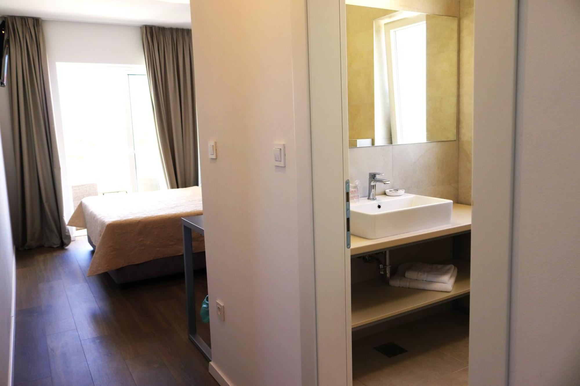 Villa Cala, Hotel Rooms&Apartments نوفاليا المظهر الخارجي الصورة