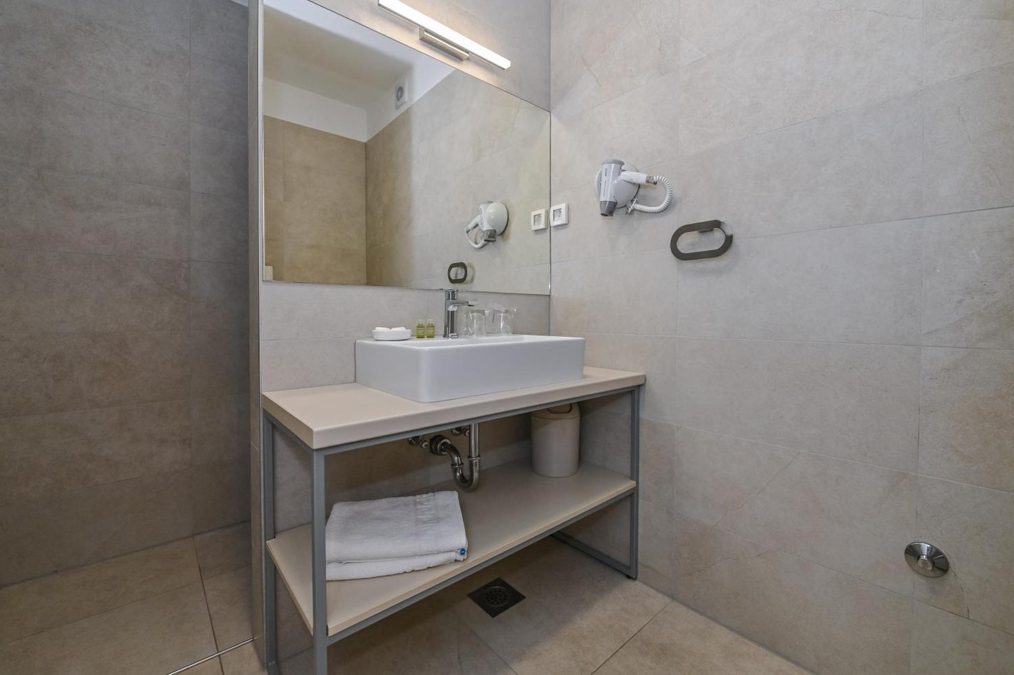 Villa Cala, Hotel Rooms&Apartments نوفاليا المظهر الخارجي الصورة
