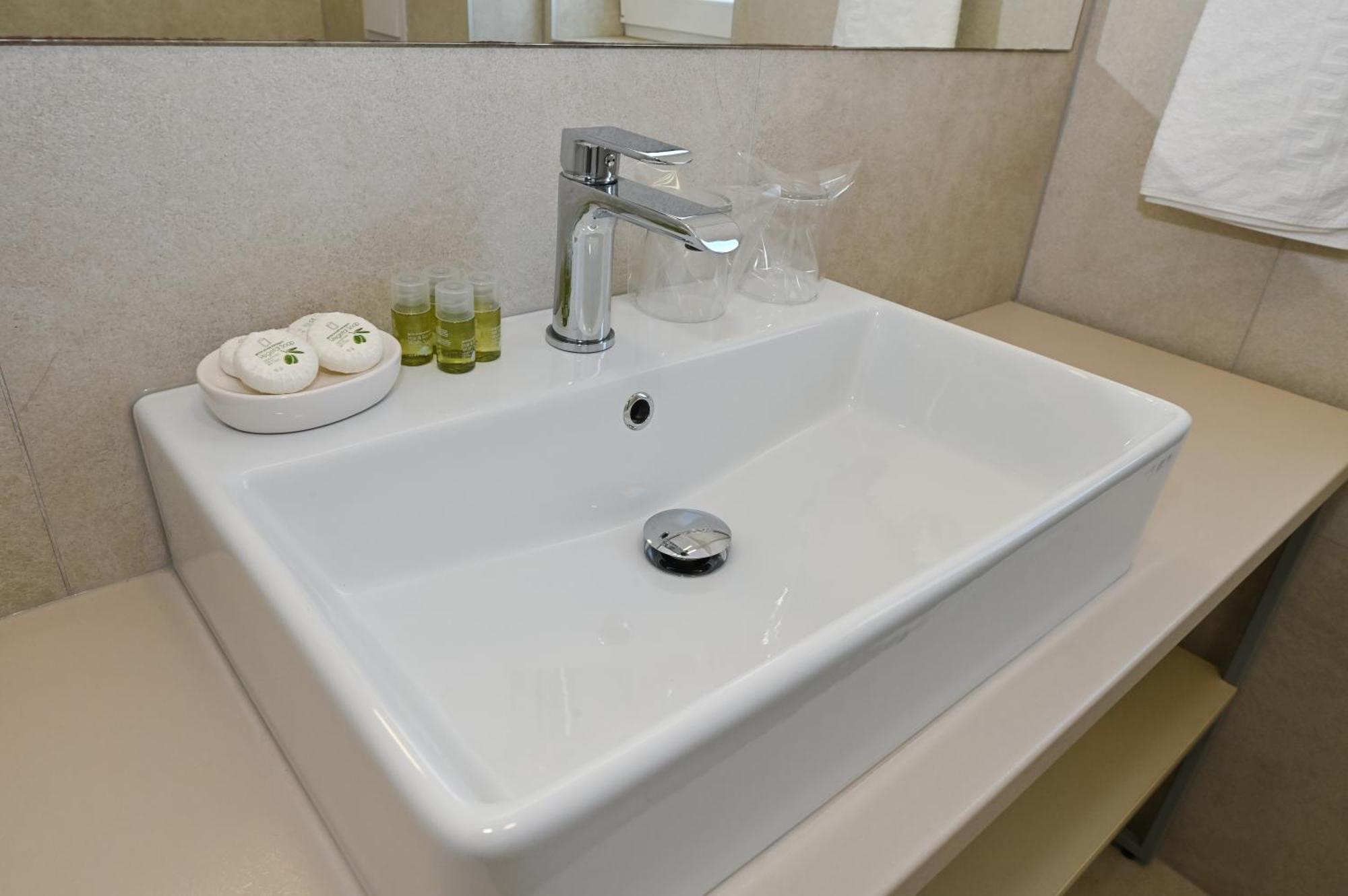 Villa Cala, Hotel Rooms&Apartments نوفاليا المظهر الخارجي الصورة